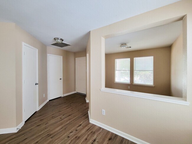 Foto del edificio - 8106 Arrington Forest Ln