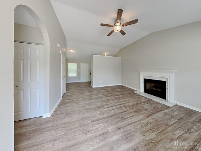 Building Photo - 1134 Summit Hills Dr
