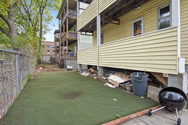 Building Photo - 50 Lambert St