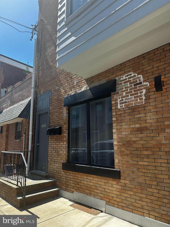Building Photo - 1501 S 12th St