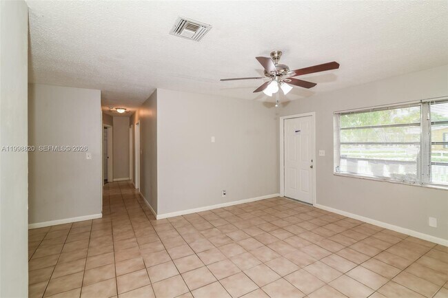 Foto del edificio - 161 NE 20th St