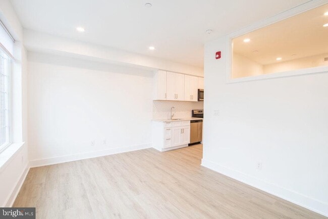 Building Photo - 1324 Frankford Ave