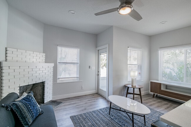 Building Photo - 486 9th Ave N