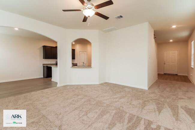 Foto del edificio - 5826 Sapphire Lagoon Rd