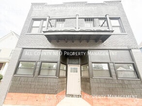 Building Photo - 2649 E 110th St