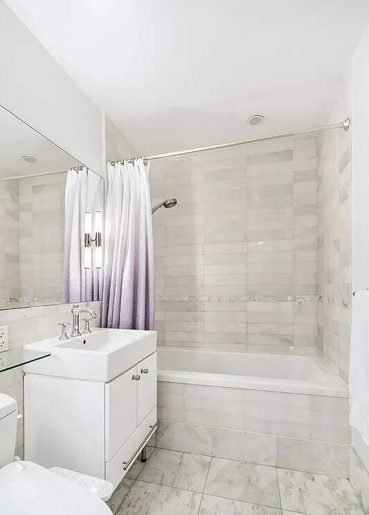 Foto del edificio - 635 W 42nd St