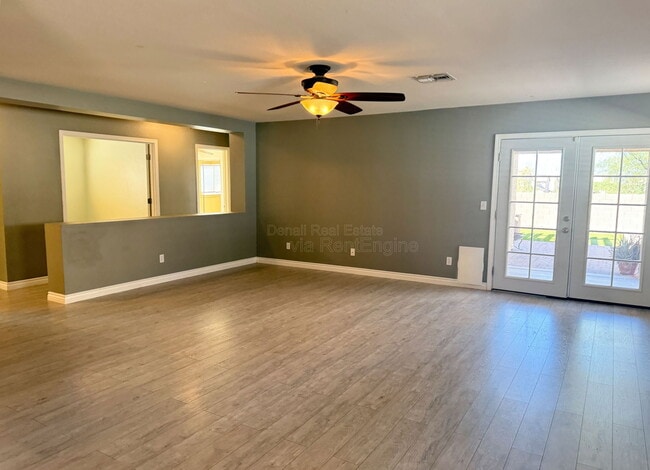 Building Photo - 10449 E Bridgeport St