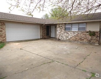Building Photo - 2305 NW Terrace Hills Blvd
