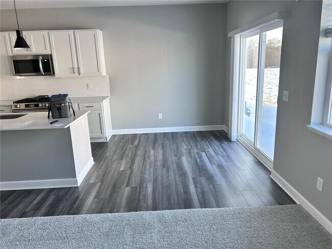 Building Photo - 10627 Weston Wy N