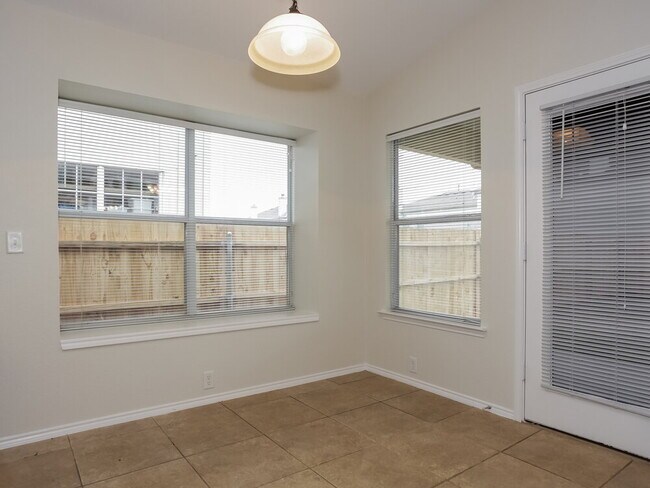Building Photo - 2525 Tar Heel Dr