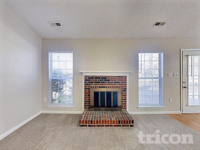 Building Photo - 5207 Hedgecrest Pl