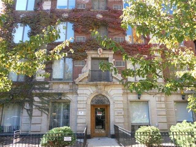 Primary Photo - 1504 N Dearborn Pkwy