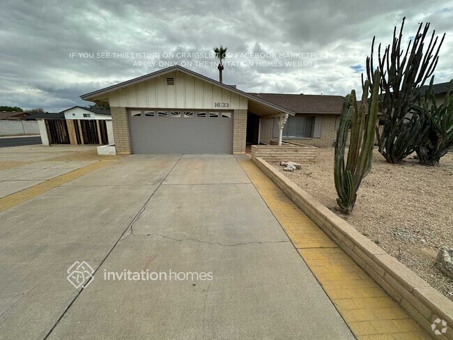 Building Photo - 1633 E Fremont Dr