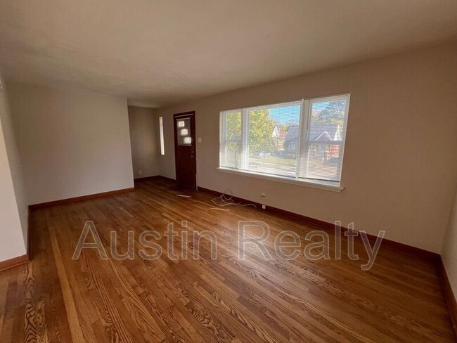 Building Photo - 1509 Collins Ave