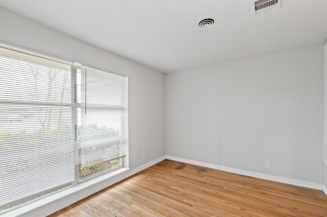 Foto del edificio - 2634 Knotty Oaks Trail