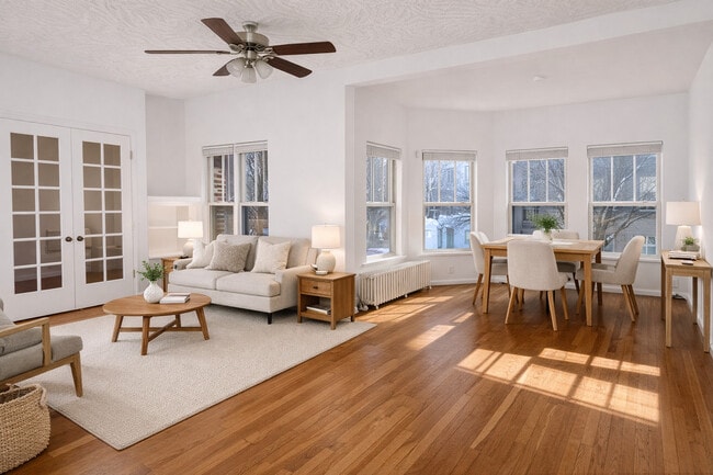 Building Photo - 6901 S Crandon Ave