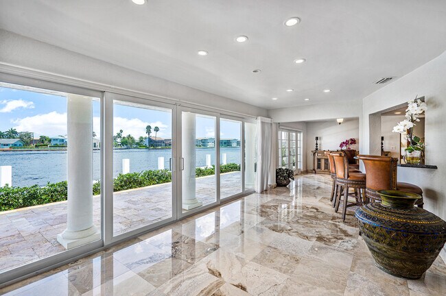 Foto del edificio - 66 Harbour Dr N