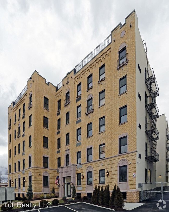 Building Photo - 9201 Bergen Blvd