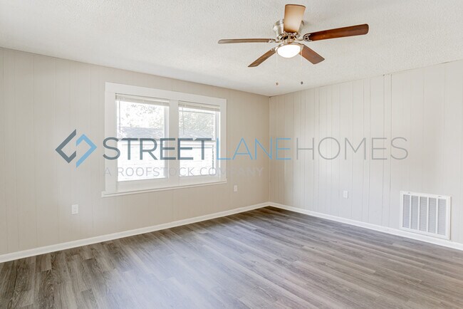 Building Photo - Charming 2 Bedroom in Anderson!