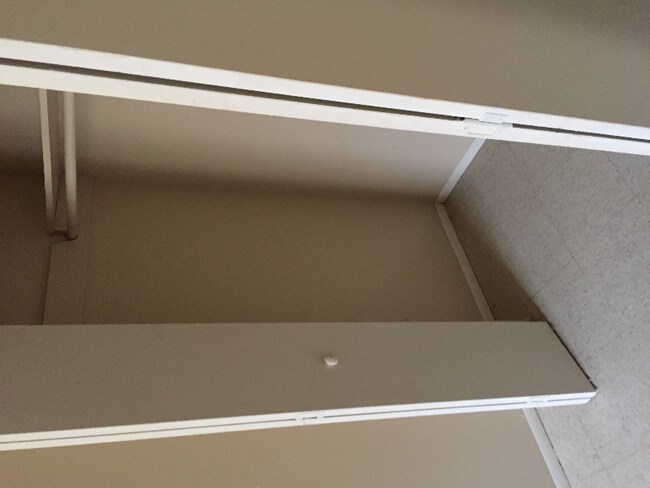 Foto del edificio - 1362 Pitkin Rd