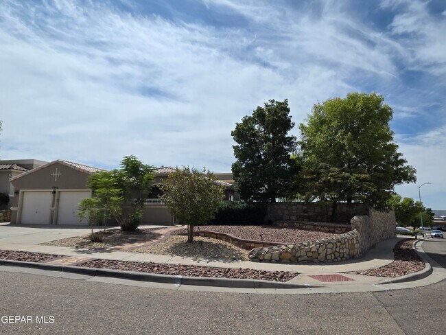 Building Photo - 7346 Gulf Creek Dr