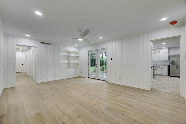 Building Photo - 1044 Chimney Rock Rd