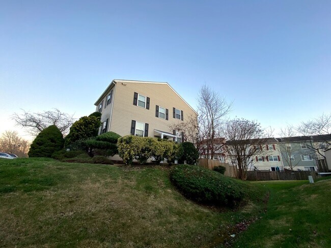 Foto del edificio - 348 Harry S Truman Dr