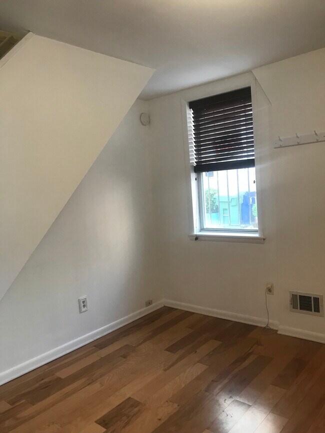 Living area - 242 S Madeira St