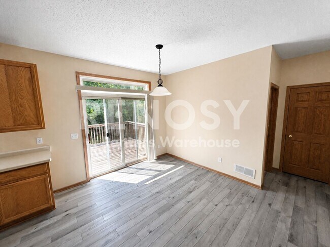 Foto del edificio - 17505 48th Pl N