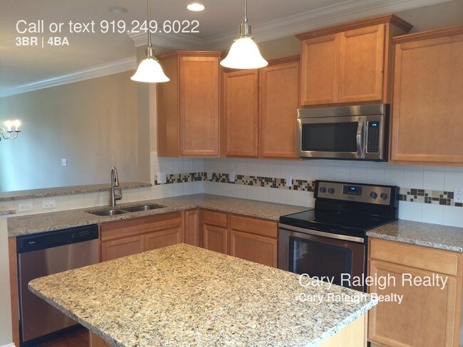 Building Photo - 530 Village Loop Dr