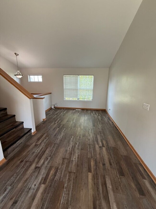 Foto del edificio - Inviting 3-Bedroom Near 168th & Giles!!