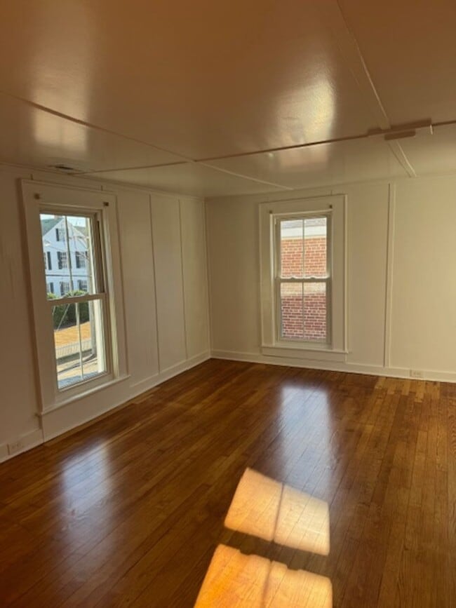 Foto del edificio - 205 Sir Walter Raleigh St