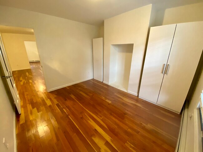 Bedroom 2 - 537 Bainbridge St