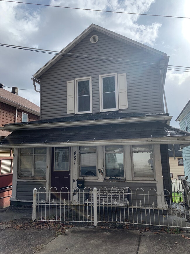 Building Photo - 481 2nd St