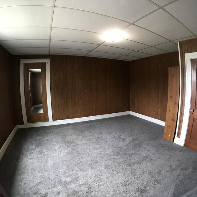 Building Photo - 100 E Main St