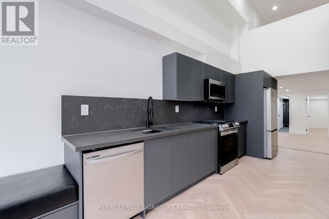 Building Photo - 861 O'Connor Dr