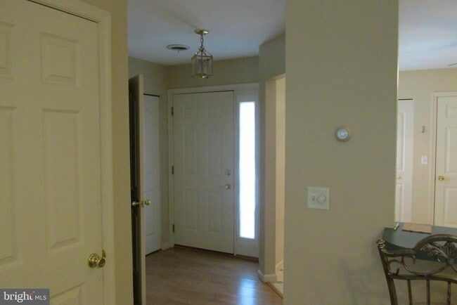 Building Photo - 888 Woodridge Dr