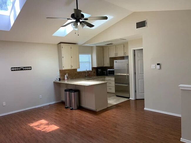 Foto del edificio - 3112 Odessa Ave