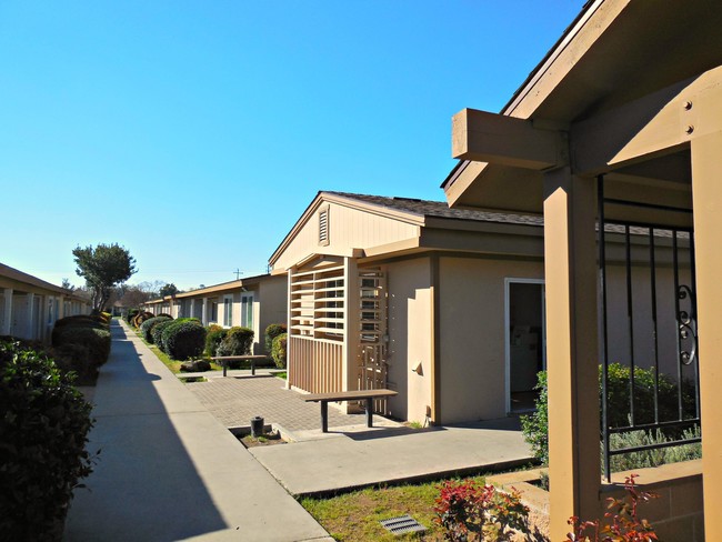 Building Photo - Garden Square Apartments