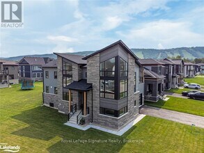 Building Photo - 157 Springside Cres