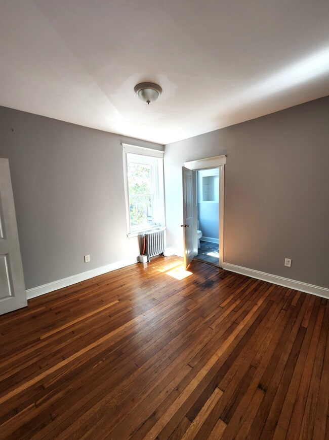Building Photo - 5039 Springfield Ave