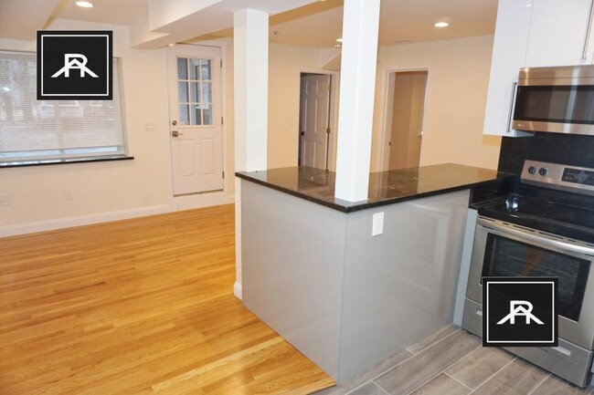 3 bedroom in Brookline MA 02445 - 3 bedroom in Brookline MA 02445 Apartment