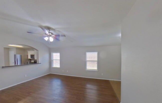 Building Photo - MOVE IN READY