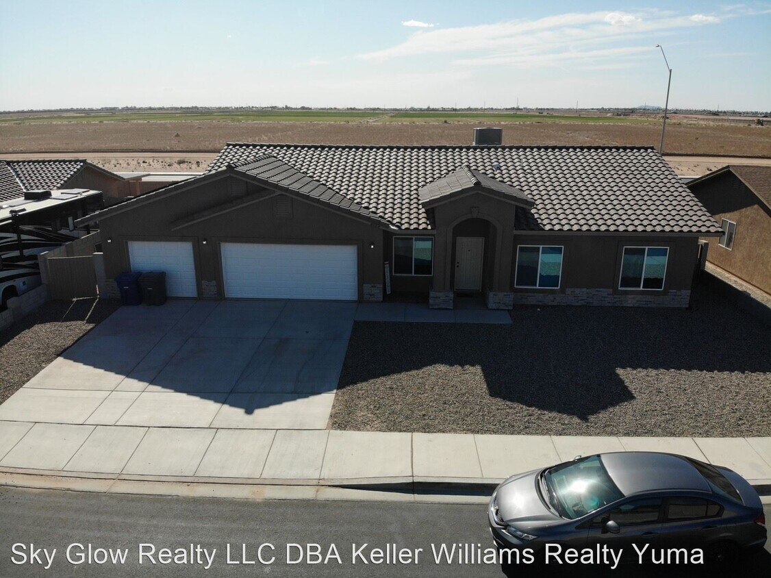Foto principal - 4 br, 2 bath House - 4084 S. Sunflower Dr.