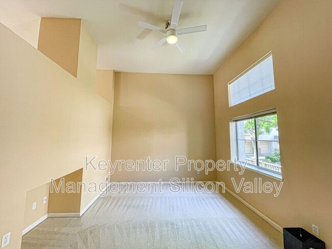 Building Photo - 362 Flower Ln