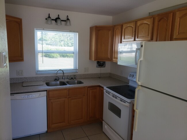 Foto del edificio - 2029 Arbuckle Creek Rd