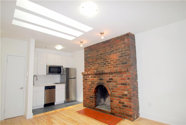 Foto del edificio - 244 W 20th St