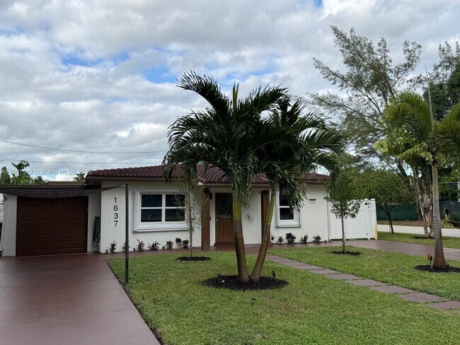 Foto del edificio - 1637 SE 1st St