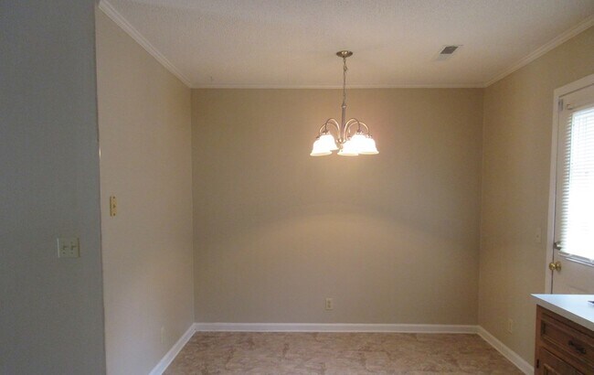Building Photo - 32 Hackberry Ct