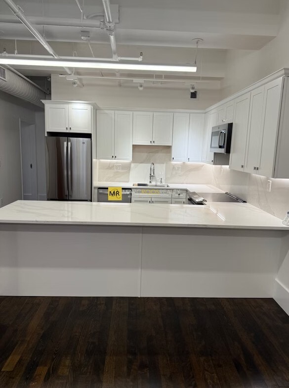 Building Photo - 190 High St